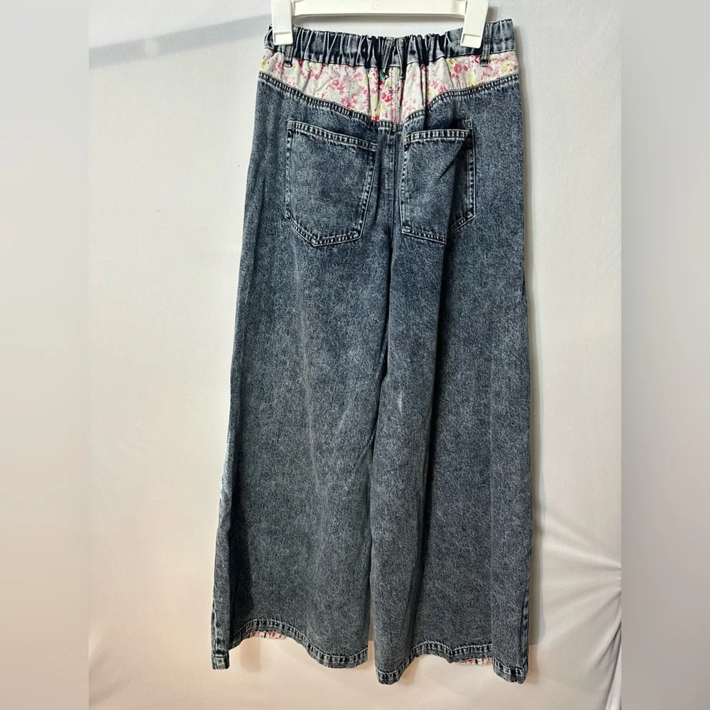 Women's Wide Leg Floral-Trim Denim Jeans - Black Wash - Picture 2 of 2
